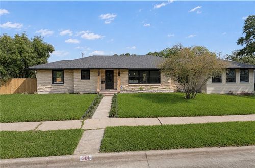 301 Pasadena Pl, Corpus Christi, TX, 78411-1605 | Card Image