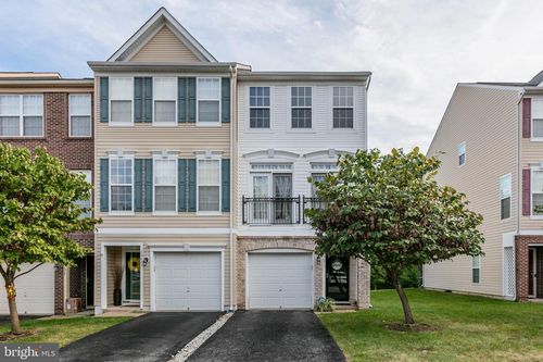 15673 John Diskin Cir, WOODBRIDGE, VA, 22191-6534 | Card Image