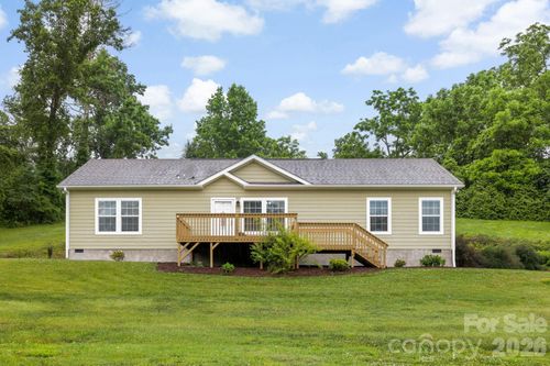 135 Herron Cove Rd, Weaverville, NC, 28787-9222 | Card Image