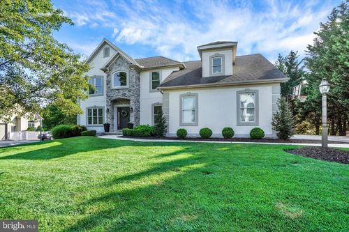 201 Ridgefield Dr, York, PA, 17403-5068 | Card Image