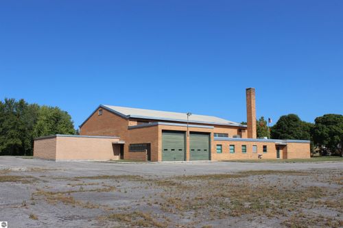 610 S Cuyler St, Cheboygan, MI, 49721 | Card Image