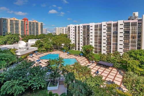 322-17021 N Bay Rd, Sunny Isles Beach, FL, 33160-3620 | Card Image