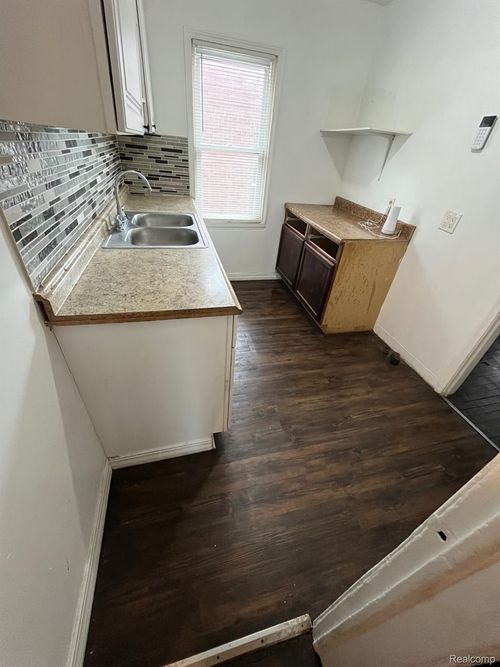 20145 Northlawn St, Detroit, MI, 48221-1153 | Card Image