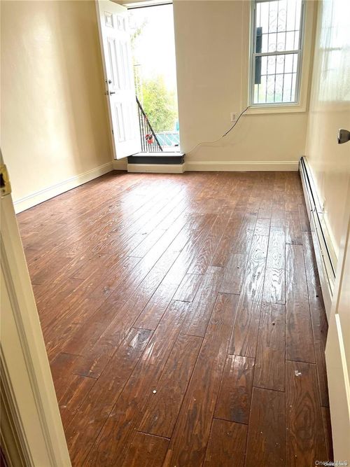 1-78-15 32nd Ave, East Elmhurst, NY, 11370-1828 | Card Image