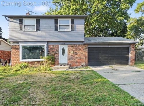 36528 Fairchild St, Westland, MI, 48186-4019 | Card Image