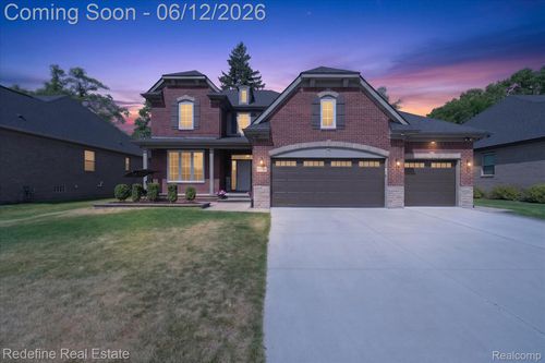 2976 Andlaur Dr, Rochester Hills, MI, 48307-1455 | Card Image