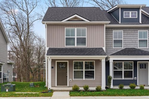 111 Quarry Point Dr, Clarksville, TN, 37043-3368 | Card Image