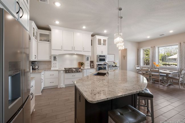 215 Madrone Trl, House other with 6 bedrooms, 6 bathrooms and null parking in Boerne TX | Image 17