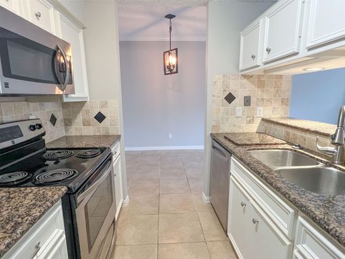21-2125 Augusta Dr, Houston, TX, 77057-3713 | Card Image
