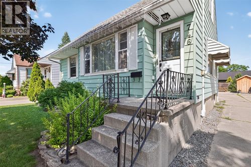 746 Oxford St, Sarnia, ON, N7T6Z9 | Card Image