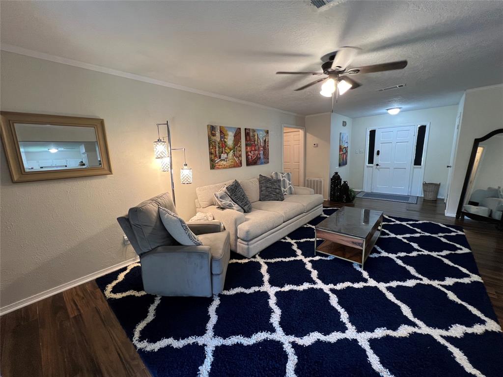 Briarbrook Dr, Dickinson, TX 77539