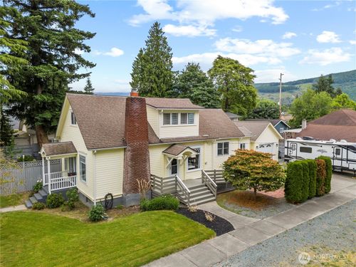 501 Bennett St, Sedro Woolley, WA, 98284-1624 | Card Image