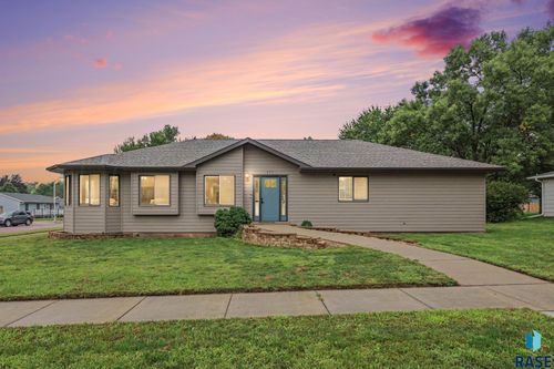 905 N Union Ave Avenue, Madison, SD, 57042 | Card Image
