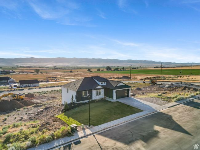 Mountain view with rural landscape | Image 30