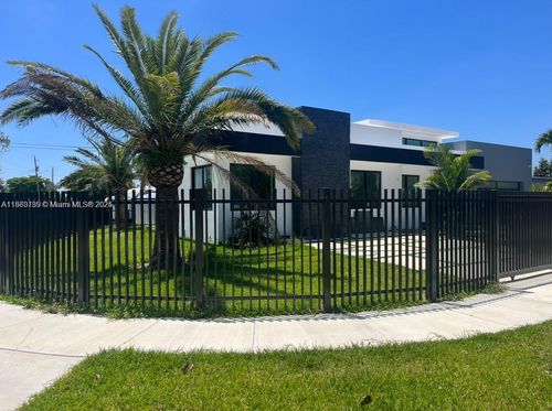 10960 Sw 42nd Ter, Miami, FL, 33165-4711 | Card Image