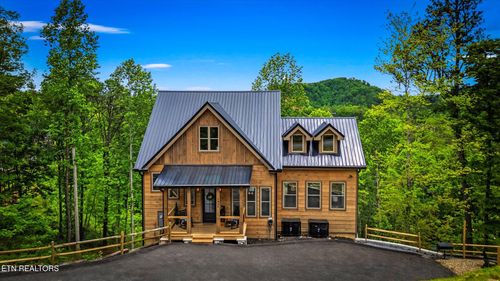 2939 Lightning Strike Dr, Sevierville, TN, 37862 | Card Image