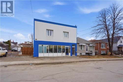 392 Montague Ave, Sudbury, ON, P3C4G5 | Card Image