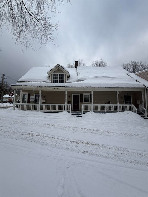 211 Main Street, Ludlow, VT, 05149-1010 | Card Image