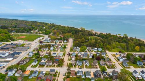 2022 Lincoln St, Two Rivers, WI, 54241-2753 | Card Image