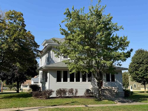 511 3rd St, Parkersburg, IA, 50665-2063 | Card Image