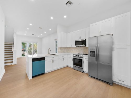 401-510 Se 7th St, Fort Lauderdale, FL, 33301-3130 | Card Image