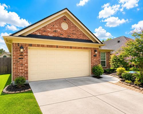 15819 Magnolia Shores Lane, Houston, TX, 77044 | Card Image