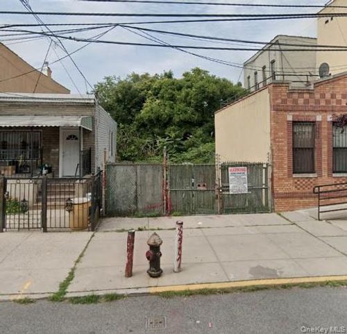 764 Shepherd Ave, Brooklyn, NY, 11208-4827 | Card Image