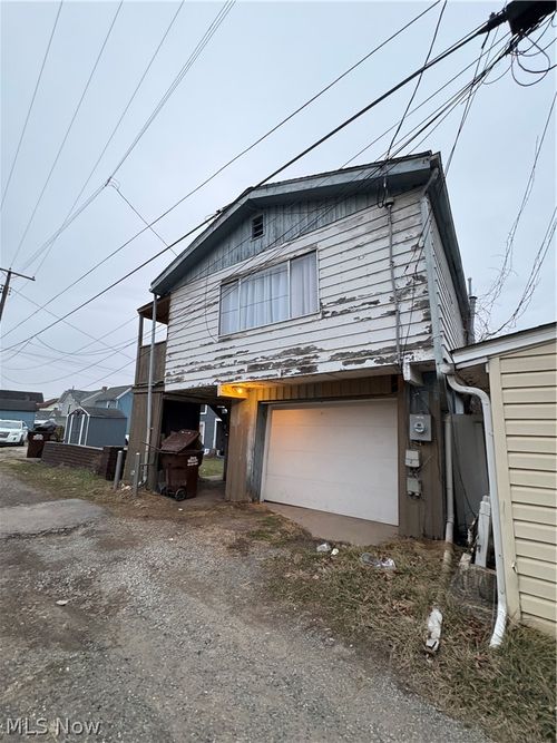 805 Clover Alley, Wellsville, OH, 43968 | Card Image