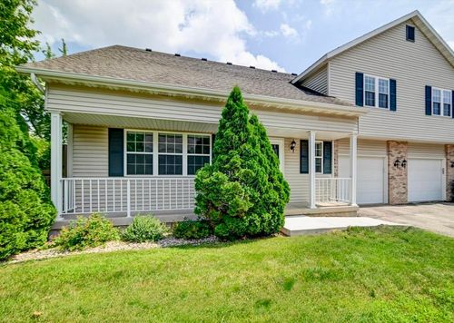 958 Chandler Ln, Sun Prairie, WI, 53590-4445 | Card Image