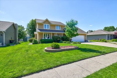 640 7th Street, Home with 4 bedrooms, 3 bathrooms and null parking in Waukee IA | Image 2