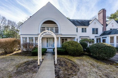 4 Bob White Cres, Mashpee, MA, 02649-3560 | Card Image