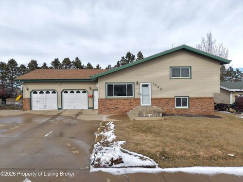 1322 13th Street W, Dickinson, ND, 58601 | Card Image