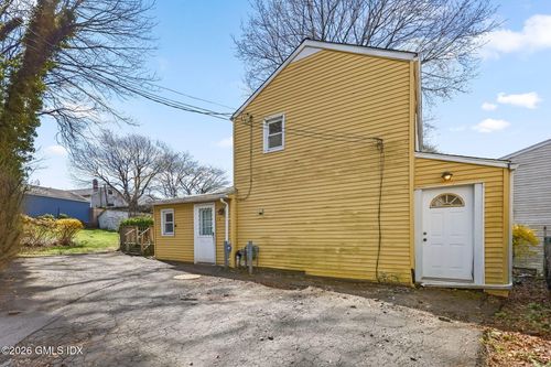 15 Henry St, Greenwich, CT, 06830-5809 | Card Image