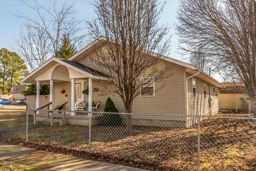 1002 E Main St, West Frankfort, IL, 62896-1481 | Card Image