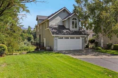 900 Mystic Dr, Grants Pass, OR, 97527-4956 | Card Image