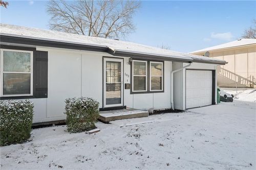 103 W Edgewood Dr, Edgerton, KS, 66021-2415 | Card Image