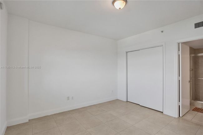 APT-2503 - 15051 Royal Oaks Ln, Condo with 3 bedrooms, 3 bathrooms and null parking in North Miami FL | Image 15