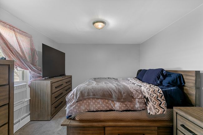 69 West St, Home with 5 bedrooms, 3 bathrooms and 2 parking in New London CT | Image 18