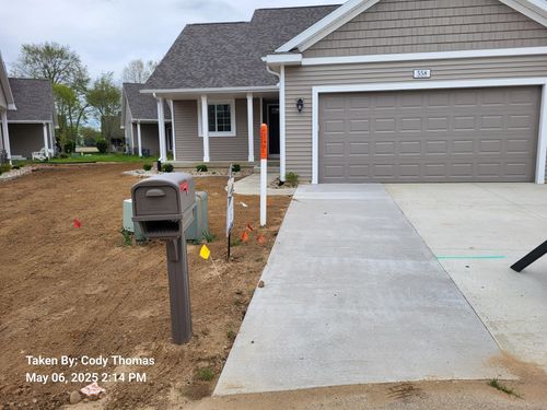 558 Mckinley Ct, Three Rivers, MI, 49093-2388 | Card Image