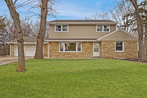 N76W14092 Appleton Avenue, Menomonee Falls, WI, 53051 | Card Image