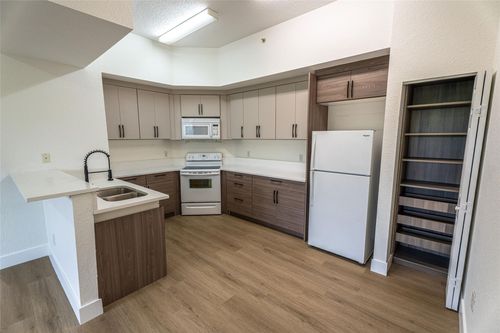 apt-301-2801 Riverside Dr, Coral Springs, FL, 33065-5655 | Card Image