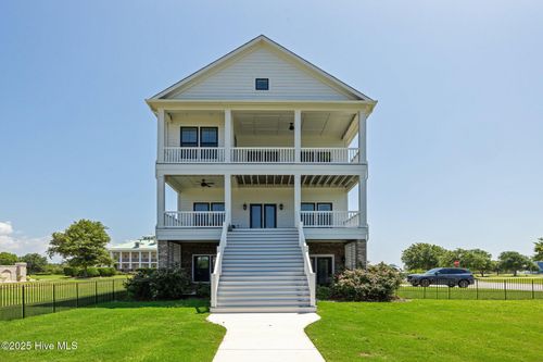 520 Cannonsgate Dr, Newport, NC, 28570-4541 | Card Image