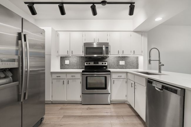 APT-206 - 3919 Holland Ave, Condo with 2 bedrooms, 3 bathrooms and null parking in Dallas TX | Image 12