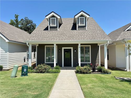 811 Ne Heights Ln, Bentonville, AR, 72712-3096 | Card Image