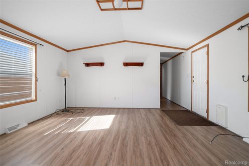 23467 Manor Rd N, New Boston, MI, 48164-9052 | Card Image