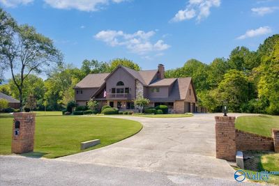 355 Forrest Hills Drive, House other with 5 bedrooms, 3 bathrooms and null parking in Brownsboro AL | Image 1