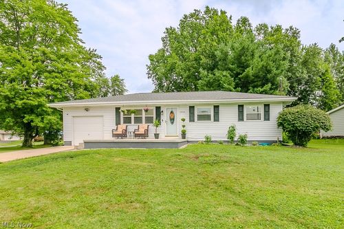 3931 Adrian Dr Se, Warren, OH, 44484-2748 | Card Image