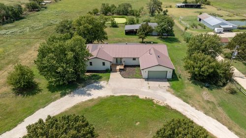 8909 S Spencer Rd, Sedgwick, KS, 67135-8977 | Card Image