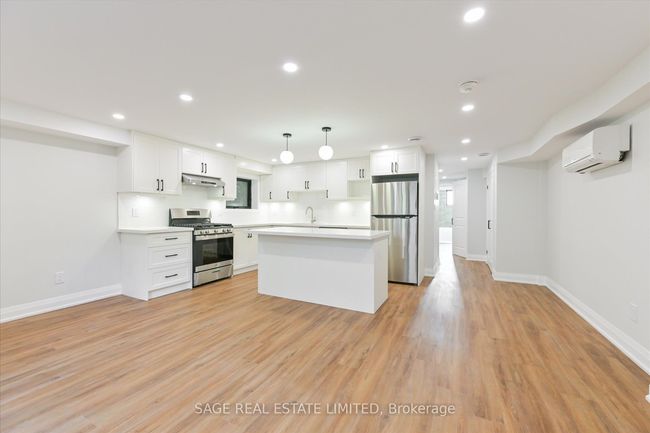 A - 22 Lansdowne Ave, Home with 2 bedrooms, 2 bathrooms and null parking in Toronto ON | Image 9