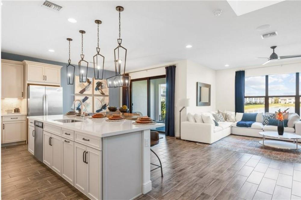 Serpens Ln, Lake Worth, FL 33467